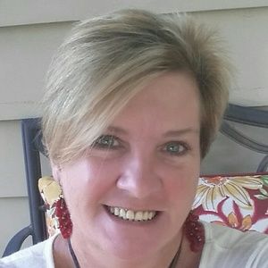 Meet your Posher, Monica